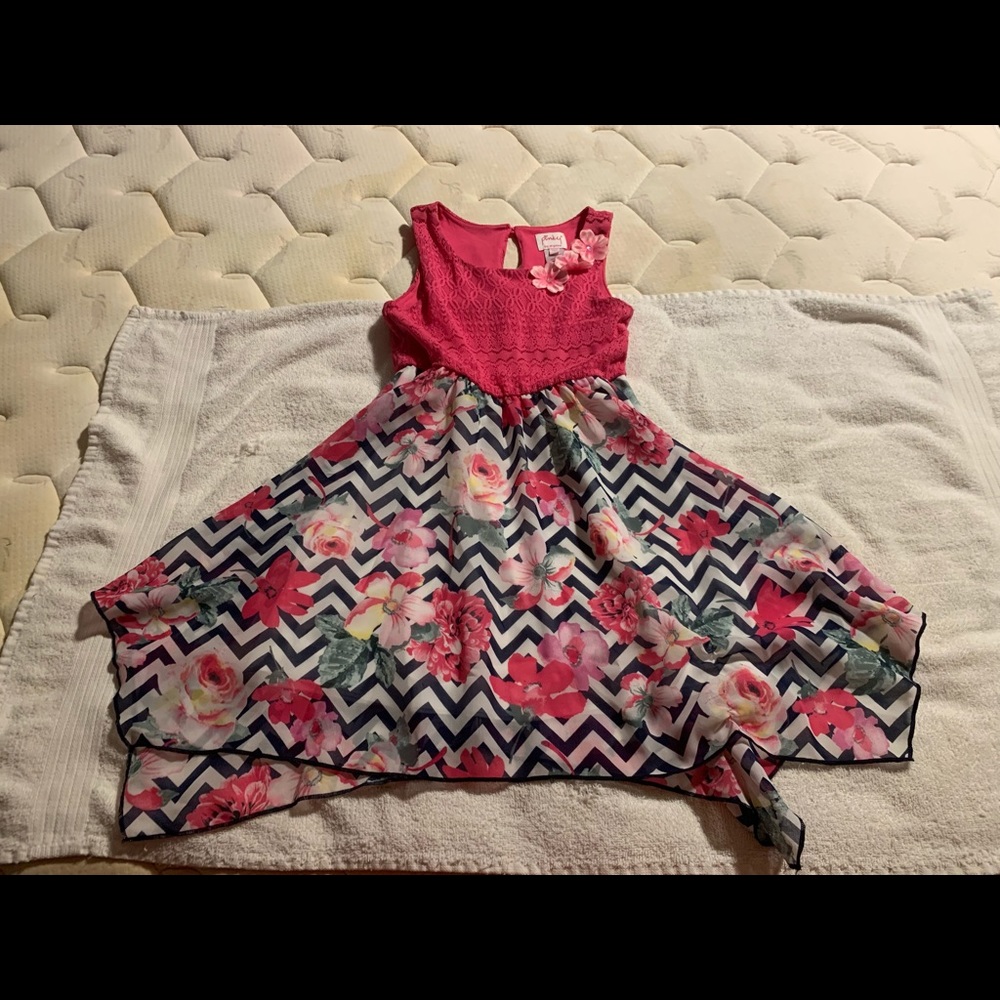 Girls size 7 pink sleeveless dress.